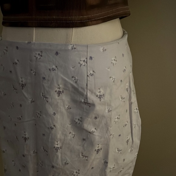 Lavender mini skirt - Picture 2 of 3